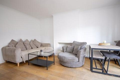 2 bedroom apartment for sale, Cedar Close, Brentwood CM13