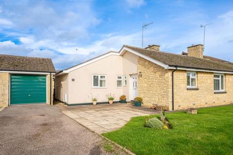 3 bedroom semi-detached bungalow for sale, Glebe Rise, Kings Sutton