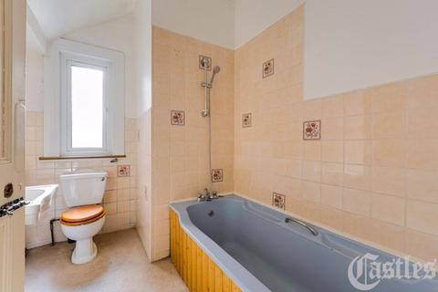 196b Upper Clapton Road, London, E5 9DH