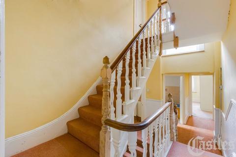 196b Upper Clapton Road, London, E5 9DH