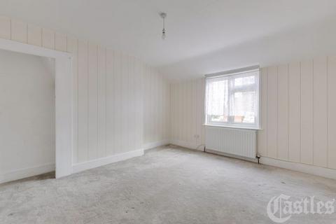 196b Upper Clapton Road, London, E5 9DH