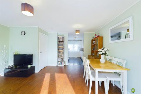 1 Vimy Drive, Dartford, DA1 5FJ