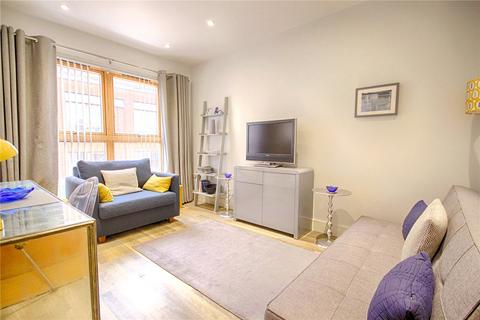 Studio to rent, Chelsea Court, Cheltenham