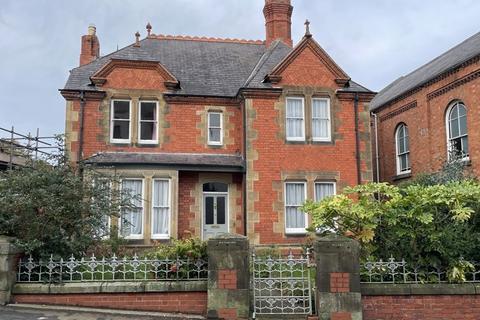 5 bedroom detached house for sale, Market Street, Ruthin