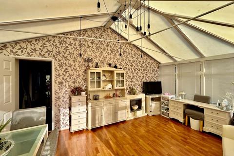 71 Aust Crescent, Bulwark, Chepstow, NP16 5NL