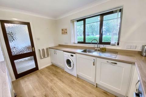 2 bedroom ground floor flat for sale, STANPIT   CHRISTCHURCH