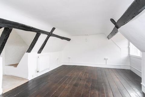 3 bedroom terraced house to rent, St. Thomas Street, Winchester