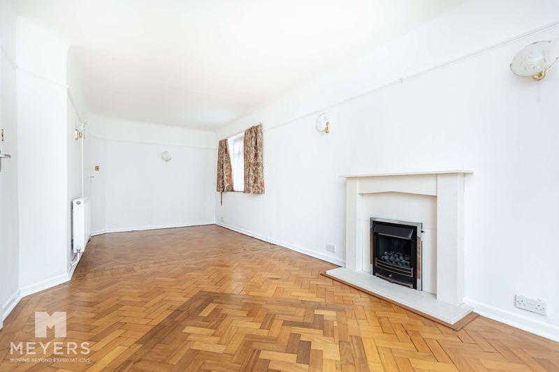 Granby Road, Bournemouth 2 bed detached bungalow to rent £1,400 pcm