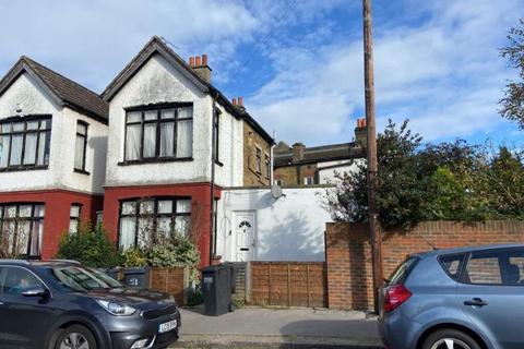 2 bedroom apartment for sale, 154 Beauchamp Road, London