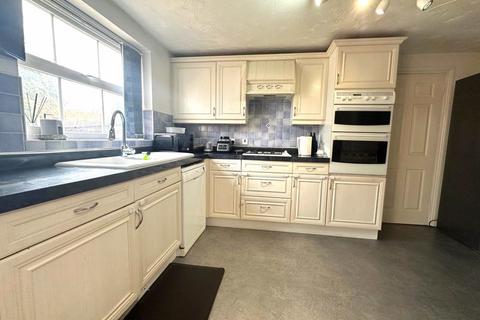 4 bedroom detached house to rent, 14 Millers Way, Houghton Regis