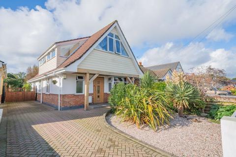 3 bedroom chalet for sale, Woodlands Avenue, Poole BH15