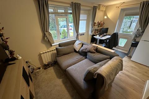 1 bedroom end of terrace house for sale, Cheltenham Drive, Chippenham