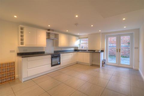 3 bedroom detached house to rent, Greenhill, Evesham