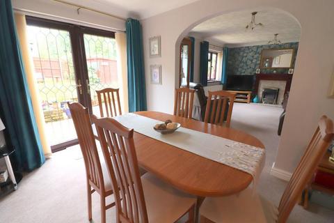 49 Emmer Green, Luton, LU2 8UH