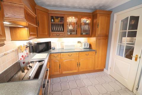 49 Emmer Green, Luton, LU2 8UH