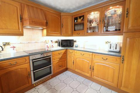 49 Emmer Green, Luton, LU2 8UH