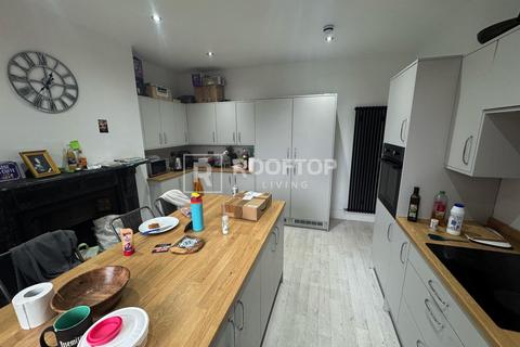 9 bedroom house to rent, Belle Vue Road, Leeds LS3