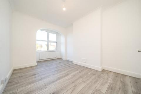 4 bedroom house to rent, Bishops Park Road, London SW16