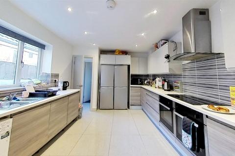 6 bedroom house to rent, Tiverton Road, Birmingham B29