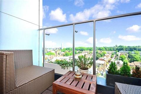 3 bedroom apartment for sale, Masons Avenue, Central Croydon, East Croydon, CR0