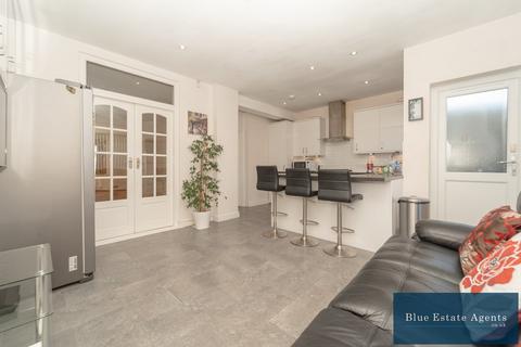 12 Basildene Road, Hounslow, TW4 7LE