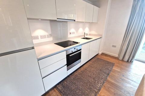 1 bedroom property to rent, 1 Bed Spacious Flat Woodberry Grove