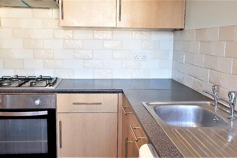 3 bedroom flat to rent, Ruislip Manor HA4