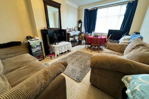 2 bedroom maisonette to rent, Edgware HA8