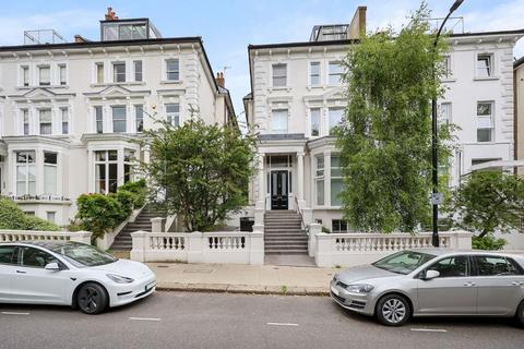 2 bedroom flat for sale, London NW3