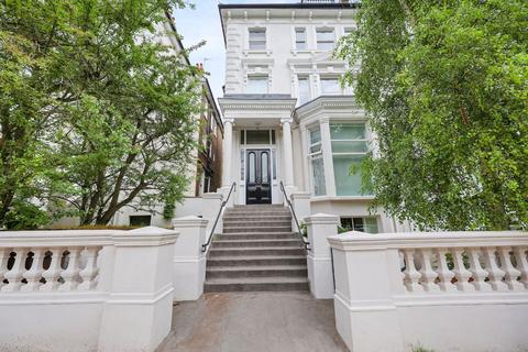 2 bedroom flat for sale, London NW3