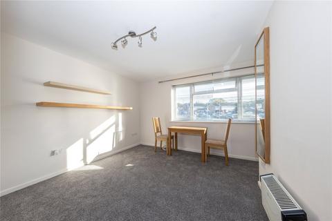 17, Burfield Court Handcross Road, Luton, LU2 8JY