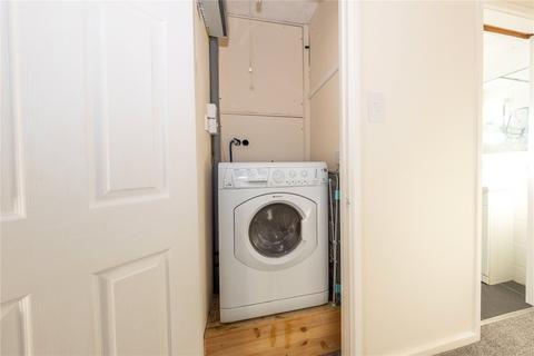 17, Burfield Court Handcross Road, Luton, LU2 8JY