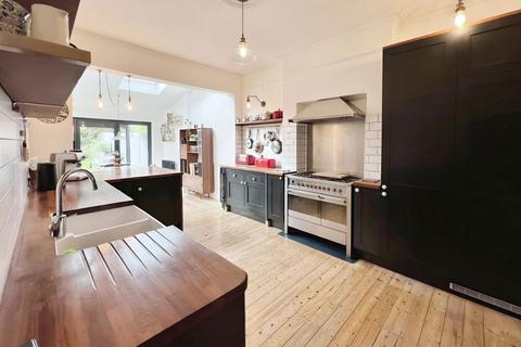 138 Verdant Lane, London, SE6 1LG
