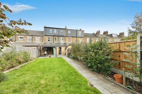 138 Verdant Lane, London, SE6 1LG