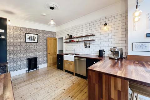 138 Verdant Lane, London, SE6 1LG