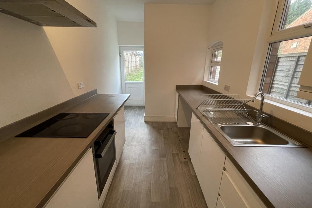 Spring Road, Coventry CV6 3 bed terraced house to rent £995 pcm (£230 pw)