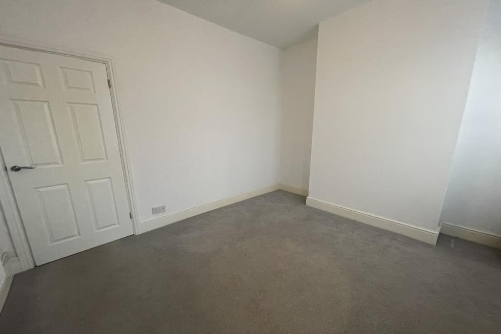Spring Road, Coventry CV6 3 bed terraced house to rent £995 pcm (£230 pw)