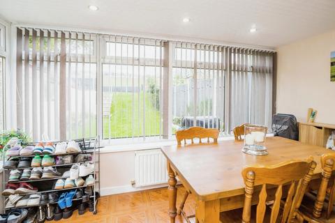 7 Ash Grove, Chirk, Wrexham, LL14 5RF