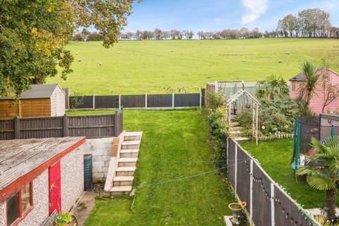 7 Ash Grove, Chirk, Wrexham, LL14 5RF