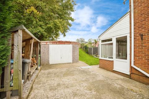7 Ash Grove, Chirk, Wrexham, LL14 5RF