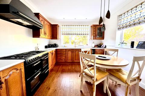 4 bedroom detached house for sale, Woolwich Road, Abbey Wood, London, SE2 0DU