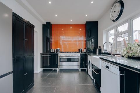 4 bedroom detached bungalow for sale, Villiers Road, Watford, WD19