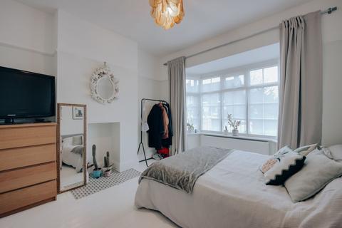 4 bedroom detached bungalow for sale, Villiers Road, Watford, WD19
