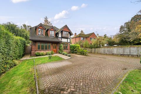 4 bedroom detached house for sale, Barkham Road, Berkshire RG41