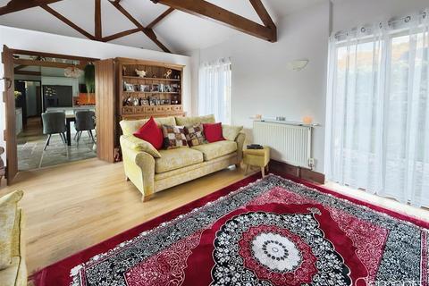 2 bedroom barn conversion for sale, West Leith, Tring HP23