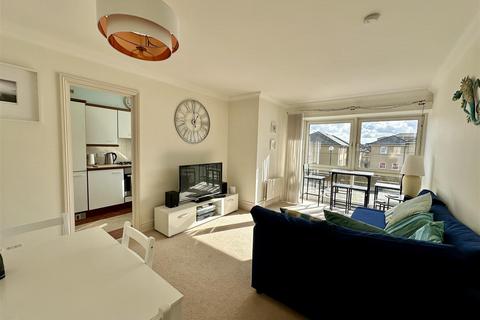 1 bedroom flat for sale, Admiral Gardens, Cowes