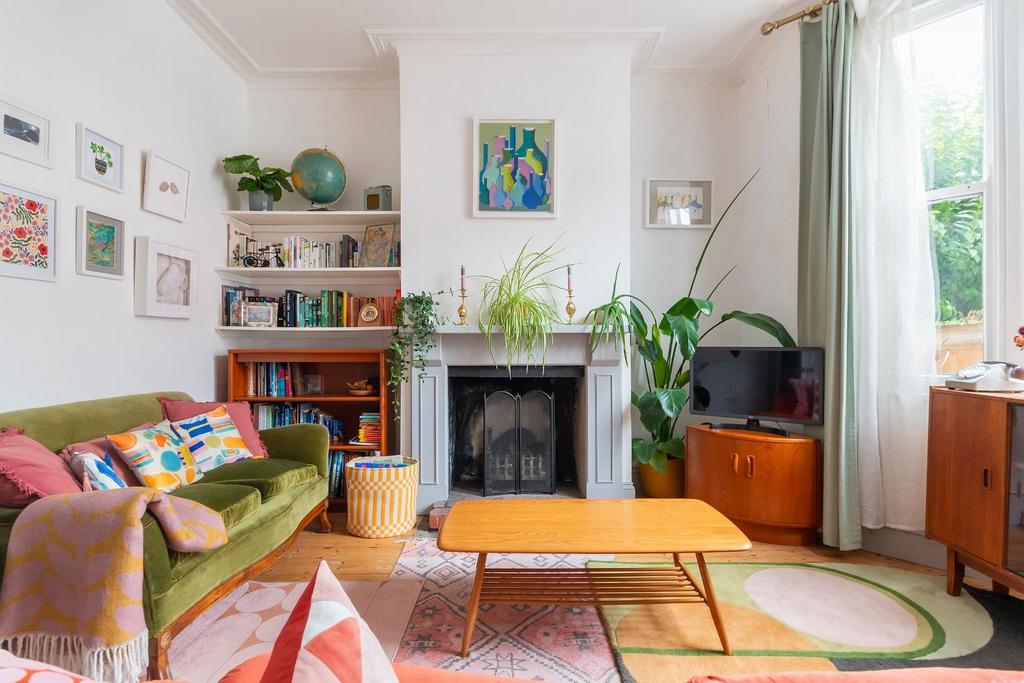 1 H3 RSS - Living Room B.jpg