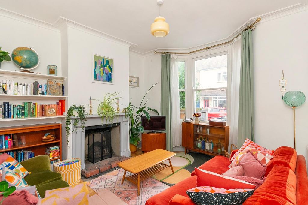 1 H3 RSS - Living Room E.jpg