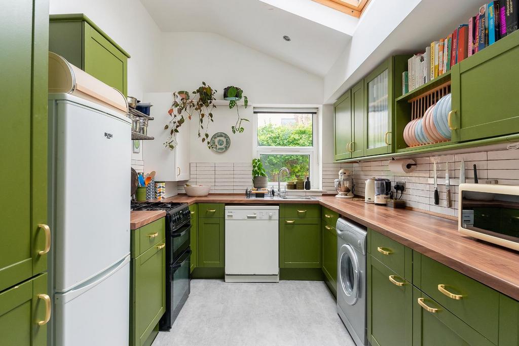 1 H3 RSS - Kitchen E.jpg
