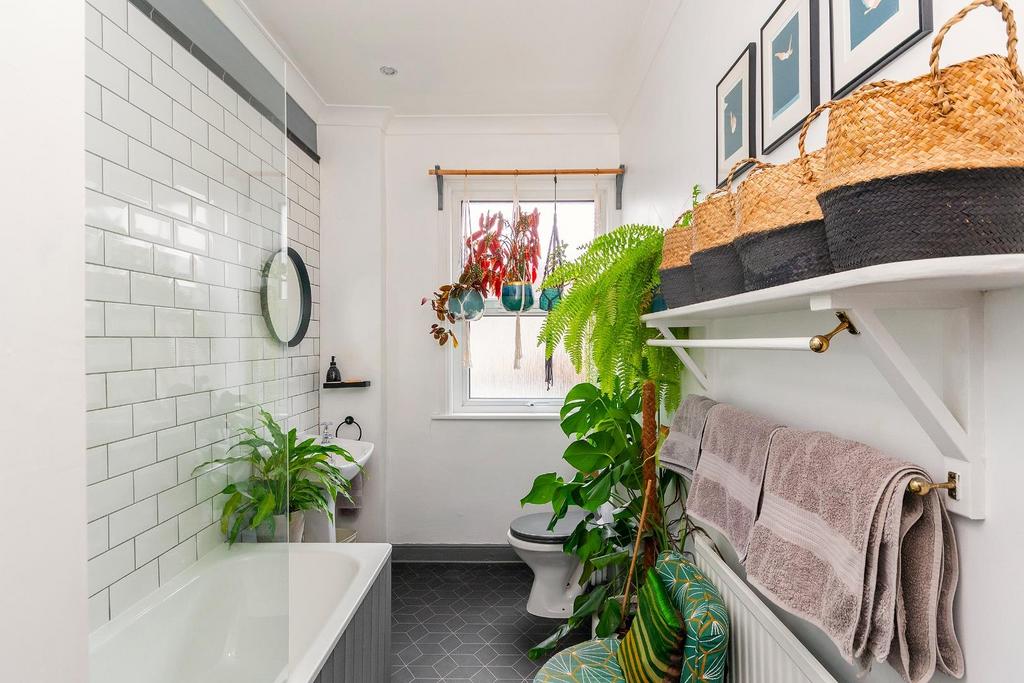 1 H3 RSS - Bathroom D.jpg